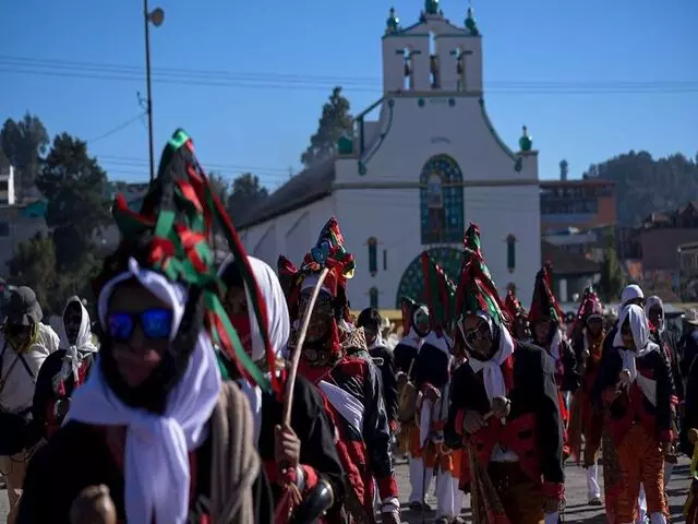 Fiesta de San Juan Chamula en la Ruta del Tren Maya