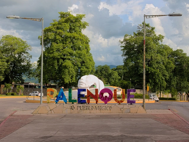 Letra colores de la Ciudad de Palenque