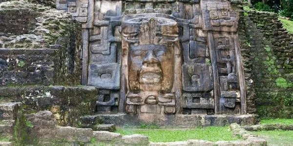 Mascara Cultura Olmeca