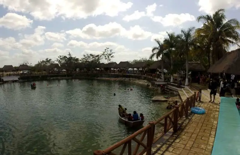 cenote en leona vicario